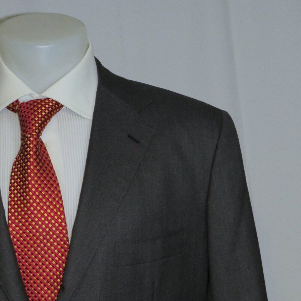 Kiton Super 180 14 Micron Blanc Blue Charcoal Stripe Three Roll Two Suit 44R